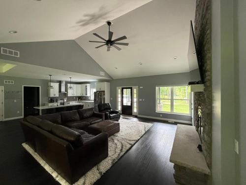 The Grove - 5 Acre Country Estate
