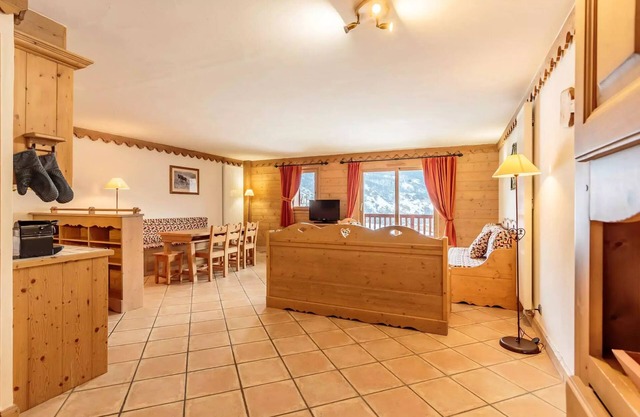 The Gypsum Chalets - THE CALLS OF THE GYPSE C08