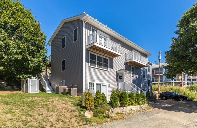 The Harborview - Luxury 2 bedroom condo in Downtown Gloucester