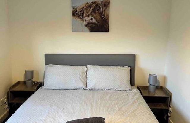 The Heilan' Coo Apartment