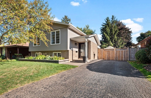 | The Henley House | 8 Guests | Port Dalhousie |