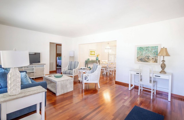 The Hibiscus Haven~ centrally located near hospital/downtown Stuart