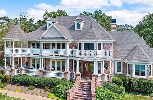 The Hidden Grove Pool Estate