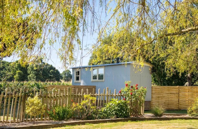 The Hideaway Hut - 1 Bed Shepherds Hut - Dodmarsh