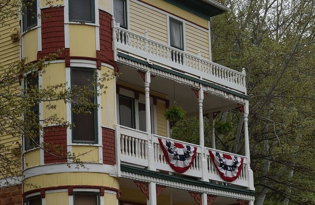 The “Historic” Burdette House - EST. 1891n2nd Floor Western Suite
