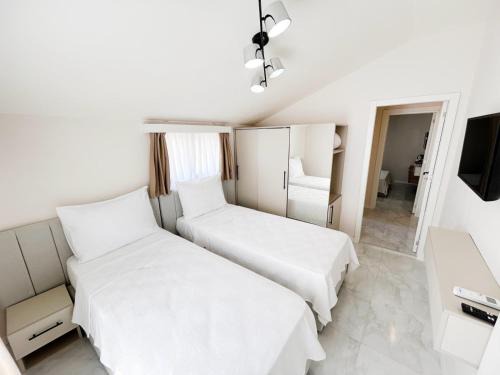 The House Rooms