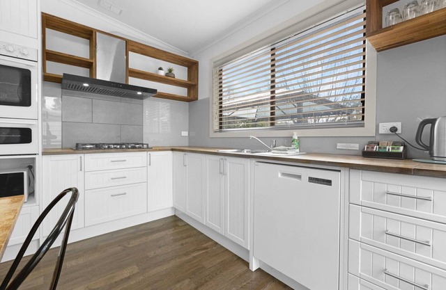 The ideal base for exploring the stunning natural beauty of Lakes Entrance