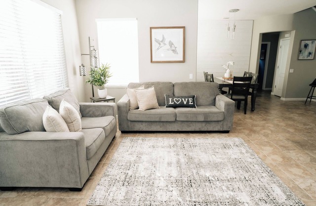 The Ivory House - Spacious Modern Home