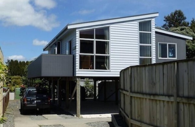 The Jandal - Waihi Beach Holiday Home