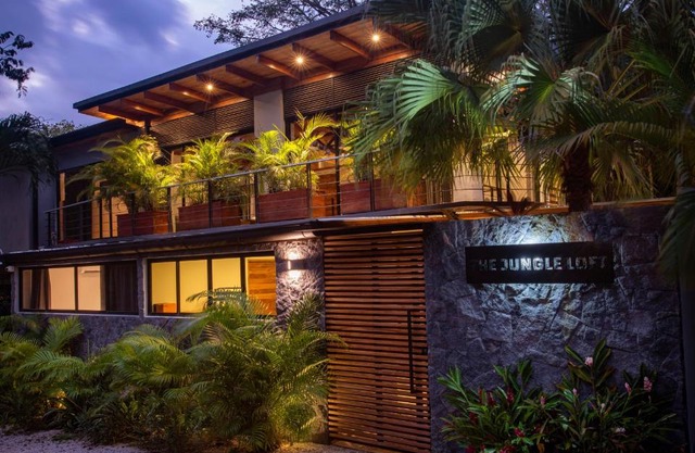 The Jungle Loft, 7 min Walk to Guiones beach + Jacuzzi