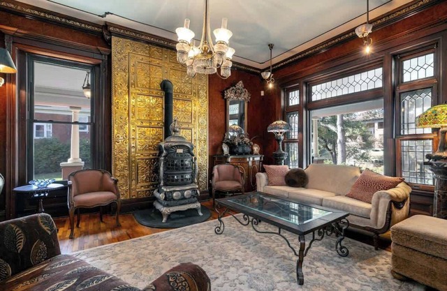 The Kansas City Mansion