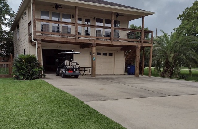 The Kemah house is on the Bay side of 146, ½ mile up Kipp Ave to the Boardwalk