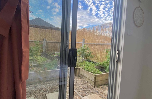 The Lakeside Cubby - Close to Lake Illawarra and ALL Shellharbour Amenities