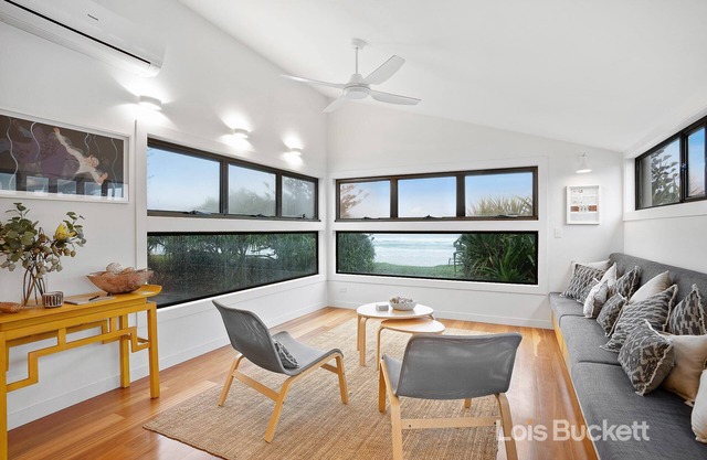 The Lennoxhaus - Architectural Designed Home with Wifi & Foxtel