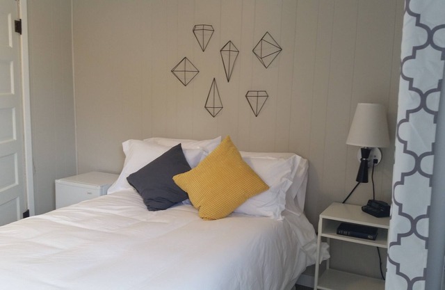 THE LITTLE VILLAGE , Full Bed 106