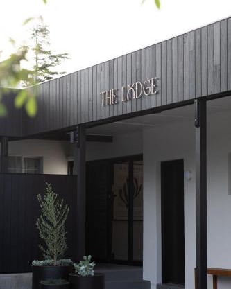 The Lodge - 4 Luxury Central Private Studio Rooms - Free wifi