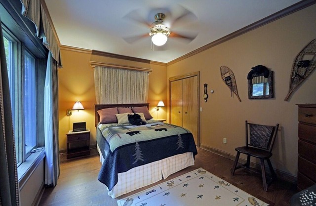 The Lodge at Warner Bay, Lake George Retreat for Up to 20 People