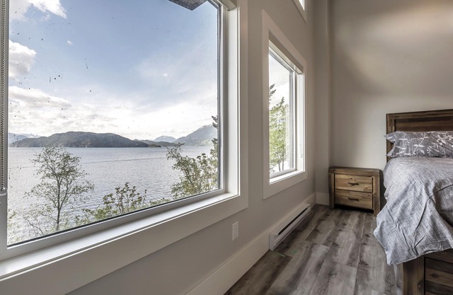 "The Lodge on Harrison Lake" Suite #2