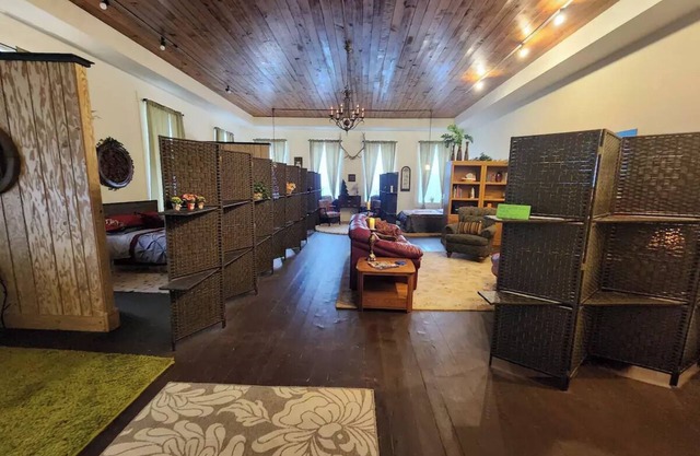The Lodge, get-aways & get-togethers! Historical small town ambiance & shopping
