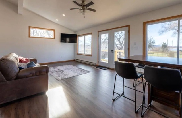 The Loft near the River!
