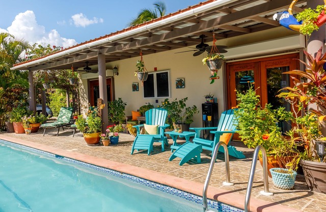 The Luxury Poolhouse, Casa 2 at Casa de Shelley Corozal, Belize
