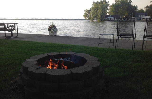 The Madison Cottage-Lakefront Getaways
