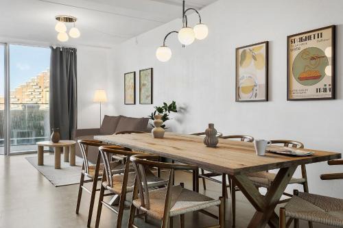 The Marina Suite Including 1x Free Private Parking Spot