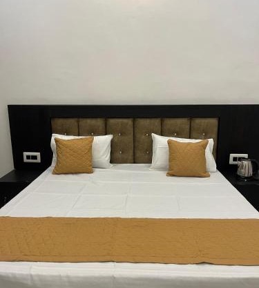 The Mehrotra Resort ,Near Ram Temple