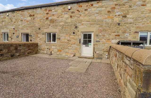 THE MUSTARD POT, pet friendly, with open fire in Acklington