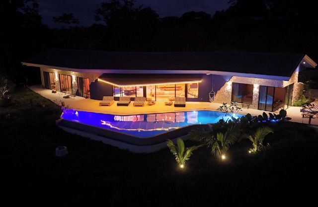 The NEW Villa Pi.casa - on the hills - Montezuma - Ocean View, 4 BDR