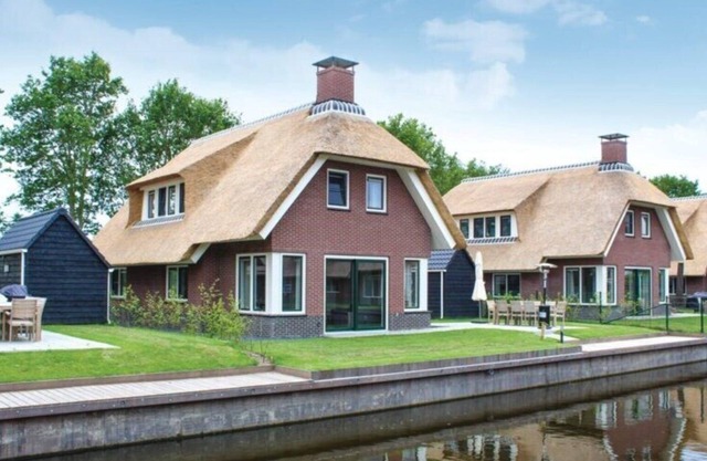 The Nije Dei is a 8 person wellness water villa
