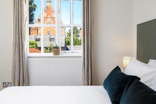 The Old School House, Winchester