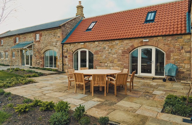THE OLD WATERMILL, pet friendly, luxury holiday cottage in Beadnell