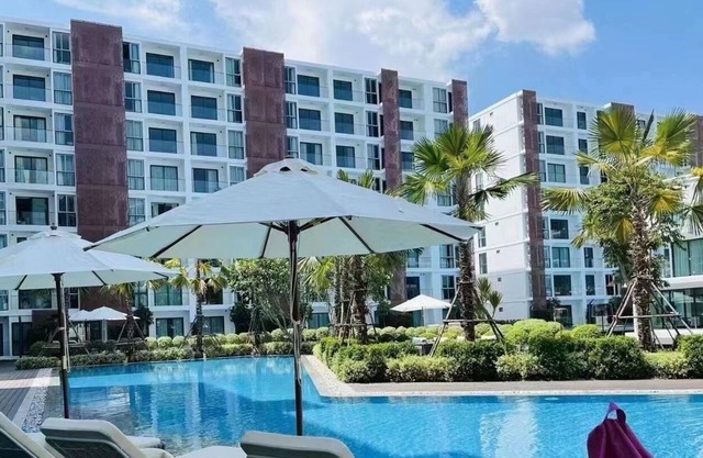 The one Chiangmai condo # pool view