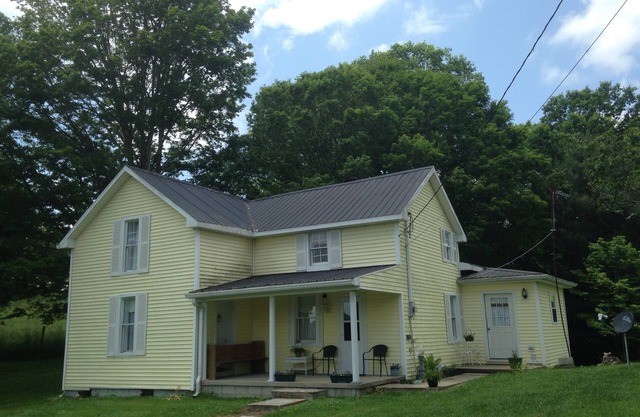 The Orchard-A Place to get Away and Relax at our cozy,remodeled, historic house.