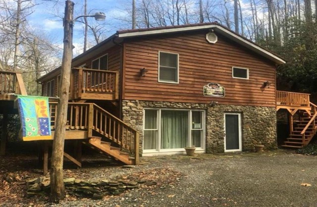 The Overlook: Beautiful Riverfront Views, Perfect for families!