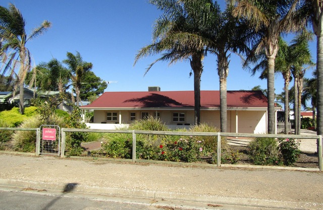 The Palm's House & Unit ~ Large Accommodation