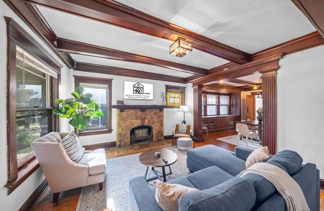 The Parlor - 2BD/1BA Furnished Midtown Apartment - 30 day minimum