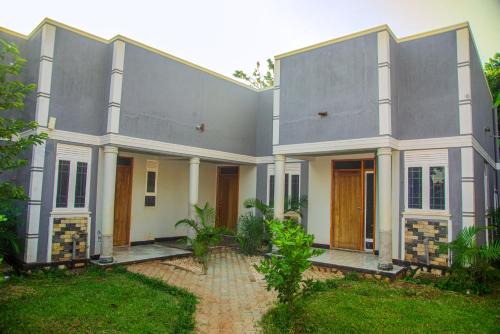 The Pearl Axis Suites