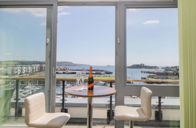 THE PENTHOUSE, PHOENIX QUAY, family friendly in Plymouth