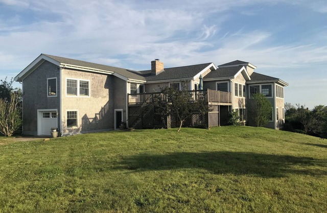 'THE PERCH' A classic Block Island home with 360 degree birds' eye views.