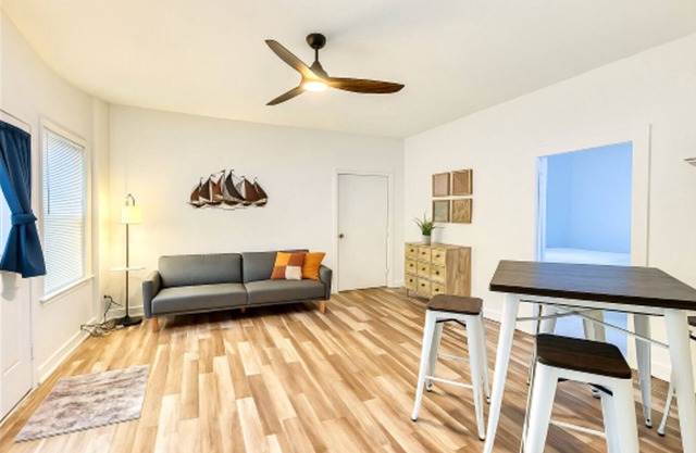 The Perfect Getaway 2-bedroom apartment in wonderful Sandusky with WiFi, AC