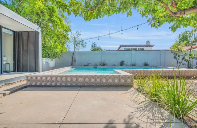 The Phoenix Sanctuary Guesthouse - Saltwater Pool & Dog Friendly