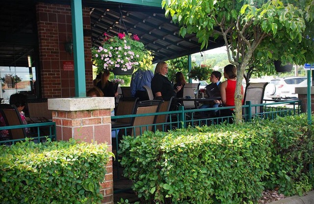 The Plaza Hotel & Suites Winona