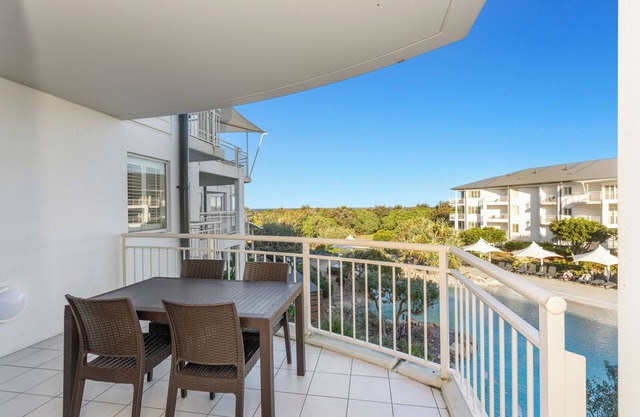 The Pool Resort Kingscliff - One Bed Pool View (2206) - Holiday Management Co.
