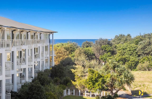 The Pool Resort Kingscliff - 1 BR Spa Suite (7312) - Holiday Management Co.
