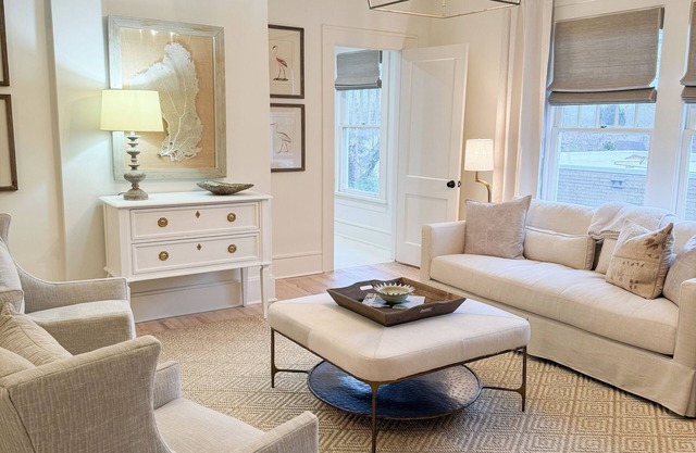 The Portico - 2 BR 1 BA Apt