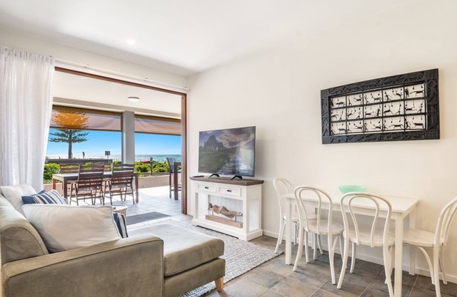 The property is fully equipped for beach life.