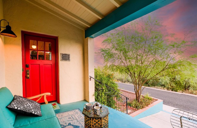 The Quail Cottage+Sunny Historic Cottage+Wineries+Outdoor Living