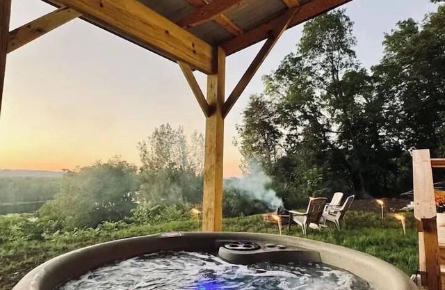 The Quarry/HOT TUB/Sleeps 5